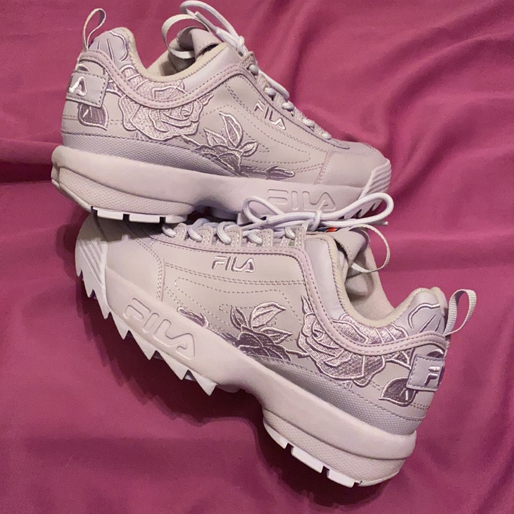 Gorgeous lilac purple with rose embroidery Fila’s